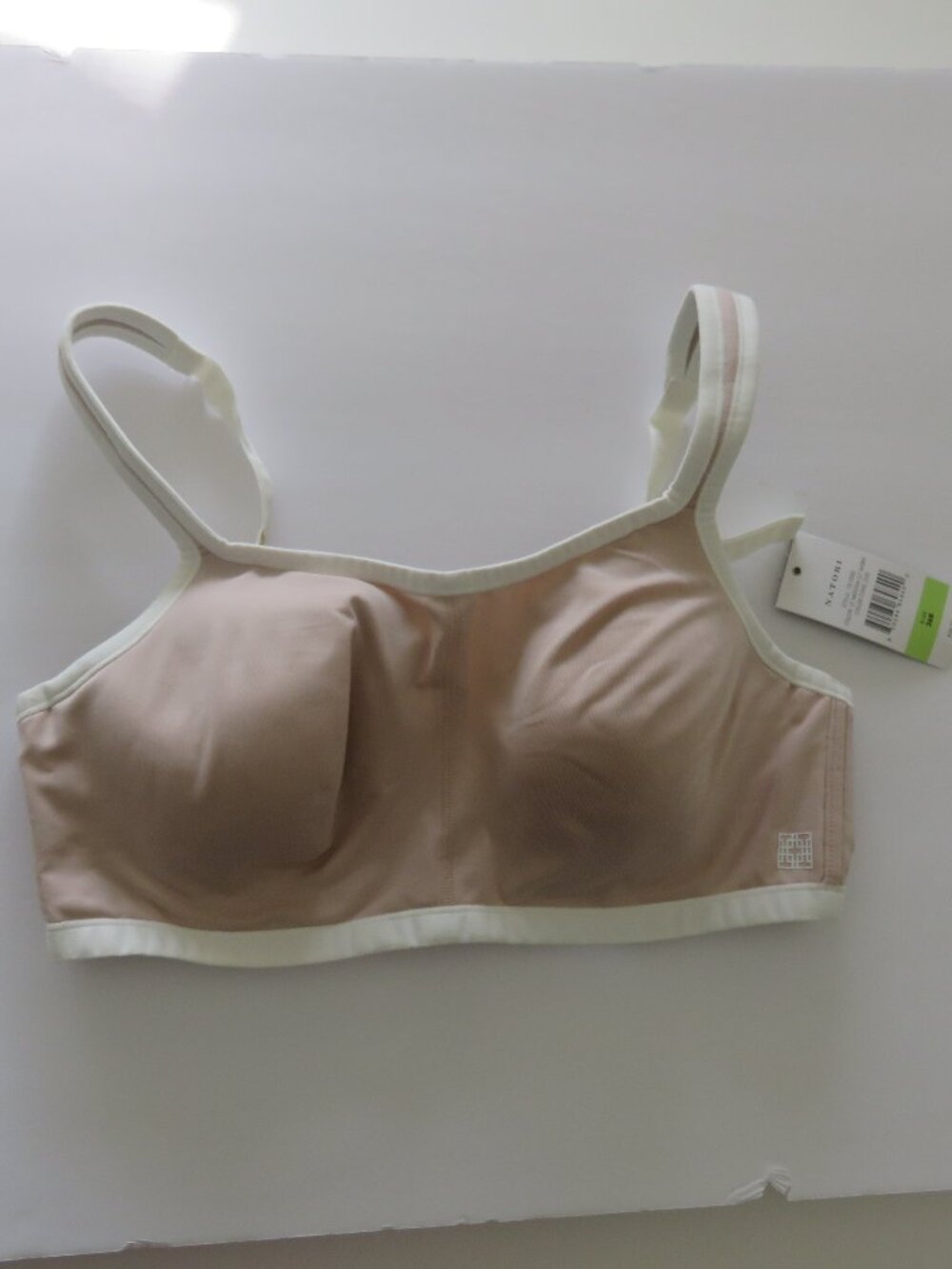 (#138) Natori Yogi Sports Bra Sz 36B Nude Excellent High Impact Underwire 731050